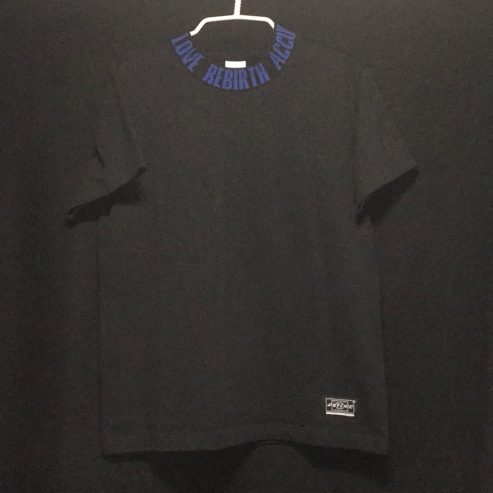 nwt black psychic hearts shortsleeve